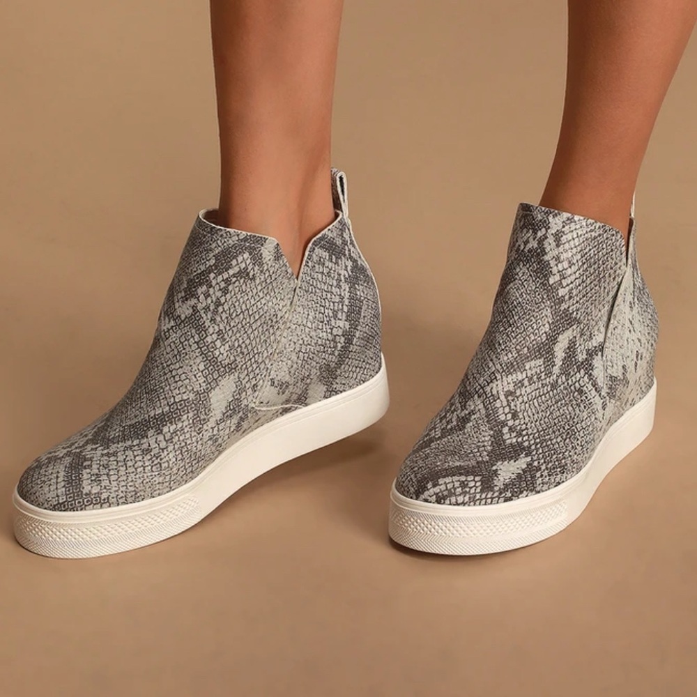 Dolce Vita Gray Snake-Print Wedge Sneakers